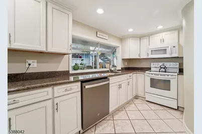 155 Glenside Trl, Byram Township, NJ 07871 - Photo 9