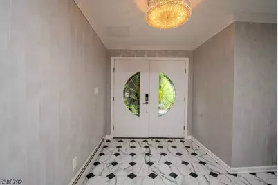 34 Lincoln St, Roseland, NJ 07068 - Photo 3