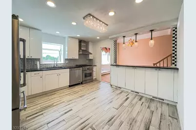 34 Lincoln St, Roseland, NJ 07068 - Photo 5