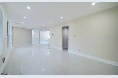 8 Stephenville Pkwy, Edison, NJ 08820 - Photo 11