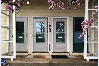 1809 North Wood Ave #D1, Roselle, NJ 07203 - Photo 1