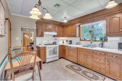 1612 W Camplain Rd, Manville, NJ 08835 - Photo 7