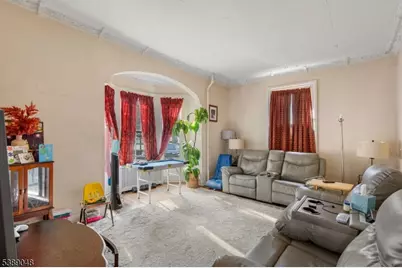 421 Tappan Ave, North Plainfield, NJ 07063 - Photo 3