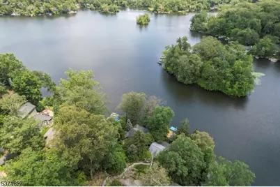 151 Pine Tree Rd, Bloomingdale, NJ 07403 - Photo 7