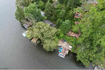 151 Pine Tree Rd, Bloomingdale, NJ 07403 - Photo 9