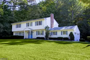 9 Crest Hill Dr, Vernon, NJ 07461 - Photo 1