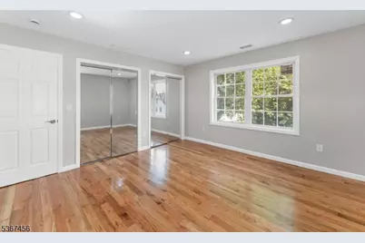 331 West Ln, Clark Township, NJ 07066 - Photo 23