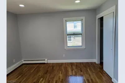 85 Grove St, South Hackensack Township, NJ 07606 - Photo 5