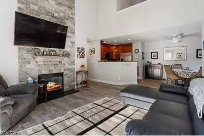 68 Mountainside Dr, Pompton Lakes, NJ 07442 - Photo 3