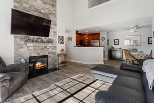 68 Mountainside Dr, Pompton Lakes, NJ 07442 - Photo 3