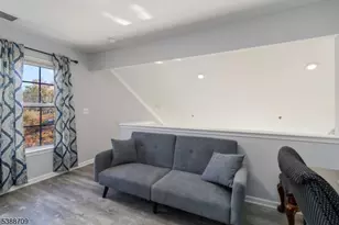 68 Mountainside Dr, Pompton Lakes, NJ 07442 - Photo 13