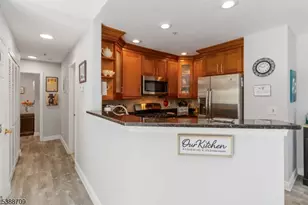 68 Mountainside Dr, Pompton Lakes, NJ 07442 - Photo 5