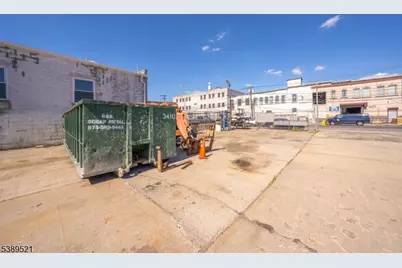 372-376 Adams St, Newark, NJ 07114 - Photo 17