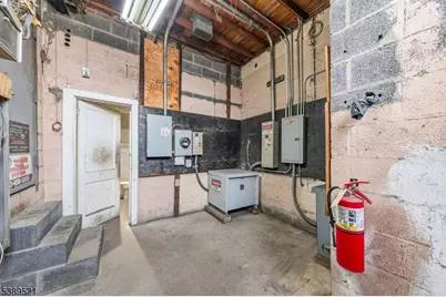 372-376 Adams St, Newark, NJ 07114 - Photo 15