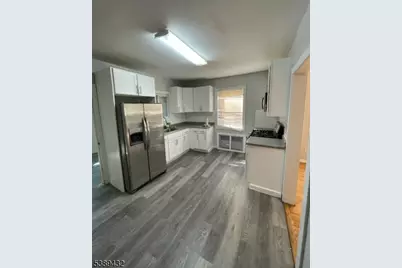 388 Leslie St, Newark, NJ 07112 - Photo 7