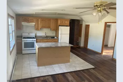 9 Orchard St, Passaic, NJ 07055 - Photo 5