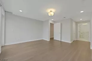 3 Somerset Ln-Glass House, Edgewater, NJ 07020 - Photo 19