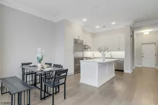 3 Somerset Ln-Glass House, Edgewater, NJ 07020 - Photo 9