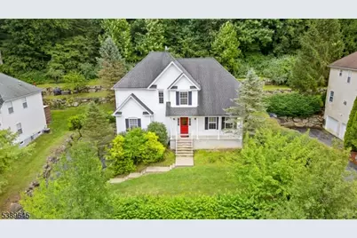 7 Poplar Ct, Allamuchy Township, NJ 07840 - Photo 1