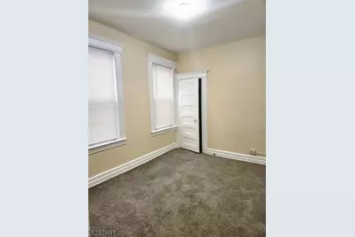 28 Rhode Island Ave, East Orange, NJ 07018 - Photo 5