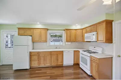 72 Central Ave, Pompton Lakes, NJ 07442 - Photo 17