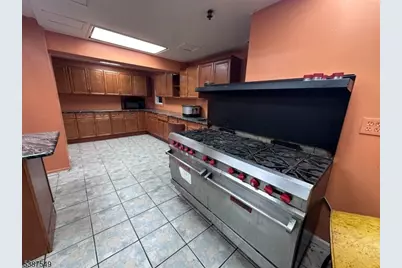 425 S Jefferson St, Orange, NJ 07050 - Photo 15