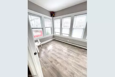 1041 Hunterdon St, Newark, NJ 07112 - Photo 5