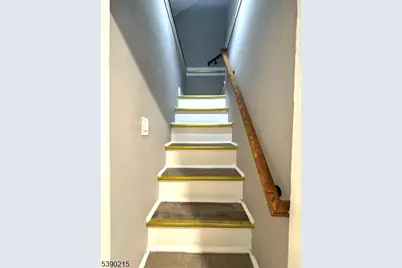 1041 Hunterdon St, Newark, NJ 07112 - Photo 17