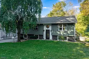 33 Tanglewood Dr, Vernon, NJ 07422 - Photo 1