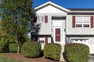 11 Oak Point Dr, Hamburg, NJ 07419 - Photo 1