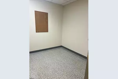 409 Coventry Dr, Lopatcong Township, NJ 08865 - Photo 5