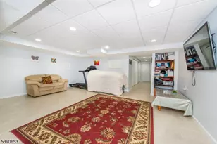 144 Jillian Blvd, Parsippany, NJ 07054 - Photo 19