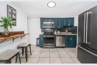 7 Calumet St, Newark, NJ 07105 - Photo 1