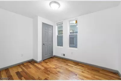 904 S 18th St, Newark, NJ 07108 - Photo 9