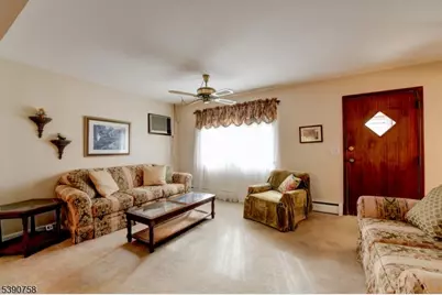 798 Pinewood Rd, Union Township, NJ 07083 - Photo 5