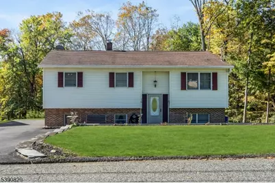 15 Henderson St, Oxford Township, NJ 07863 - Photo 1