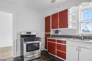 67 Pleasant Ave, Edison, NJ 08837 - Photo 17