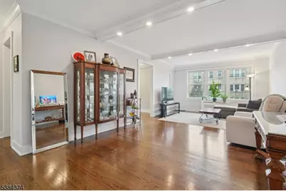 5 Roosevelt Pl #1A, Montclair, NJ 07042 - Photo 1