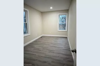 811 S 13th St, Newark, NJ 07108 - Photo 31
