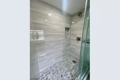 28 Harmony St, North Plainfield, NJ 07060 - Photo 13