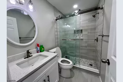 28 Harmony St, North Plainfield, NJ 07060 - Photo 3