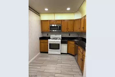 77 Howard St, Newark, NJ 07103 - Photo 3