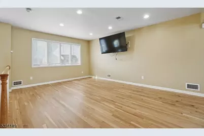 18 Boyd Ter, Kenilworth, NJ 07033 - Photo 5