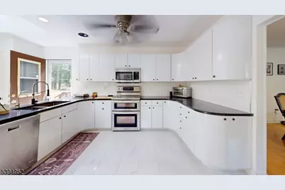 335 Elmira Trl, Hopatcong, NJ 07843 - Photo 5