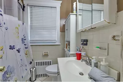 274 Goffle Rd, Hawthorne, NJ 07506 - Photo 15