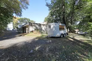 274 Goffle Rd, Hawthorne, NJ 07506 - Photo 7