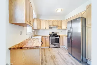 110 Orchard Rd #2, Maplewood, NJ 07040 - Photo 3