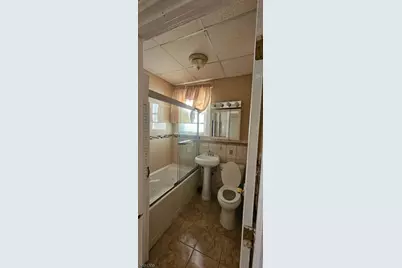 212 Wilkinson Ave, Jersey City, NJ 07305 - Photo 9