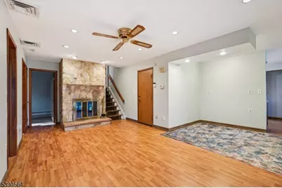 8 Cambridge Rd, Totowa, NJ 07512 - Photo 19