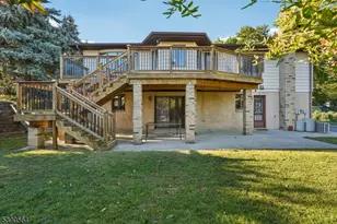 8 Cambridge Rd, Totowa, NJ 07512 - Photo 31